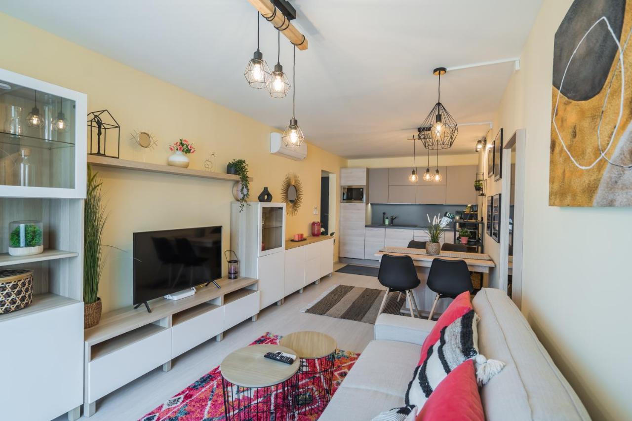 Mf Adriana Panorama Apartment Siofok Dış mekan fotoğraf