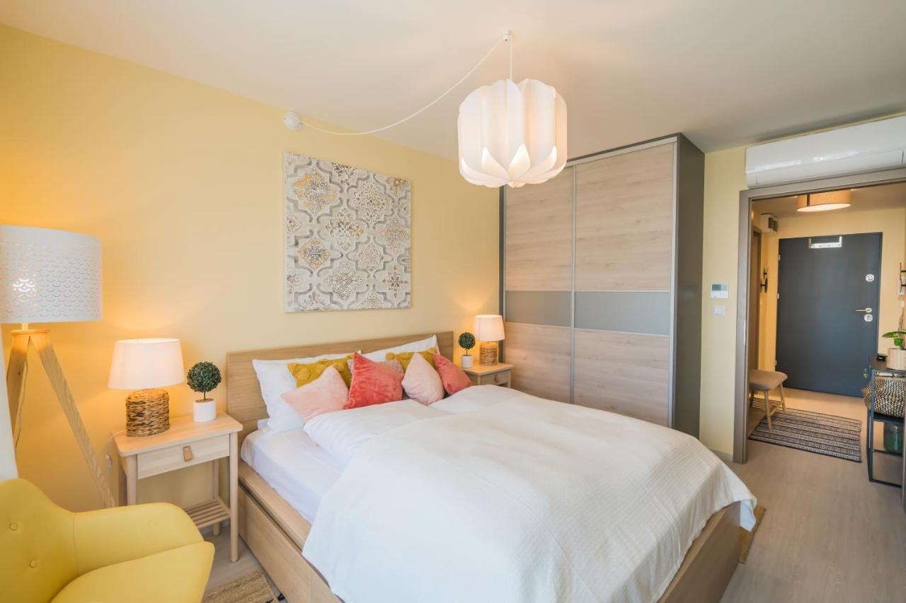 Mf Adriana Panorama Apartment Siofok Dış mekan fotoğraf